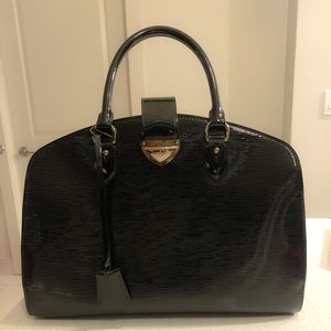 Louis Vuitton Epi Pont Neuf GM